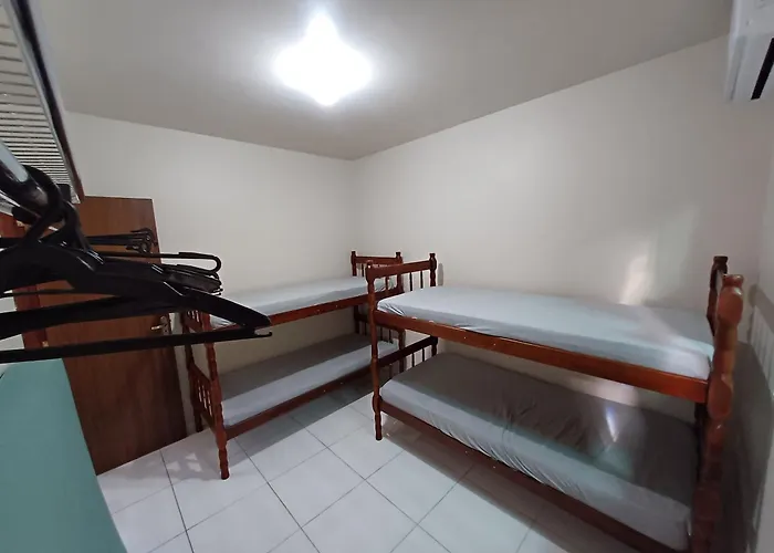 Excelente Casa Na Praia Em Matinhos Pr. 600 Metros Da Praia.