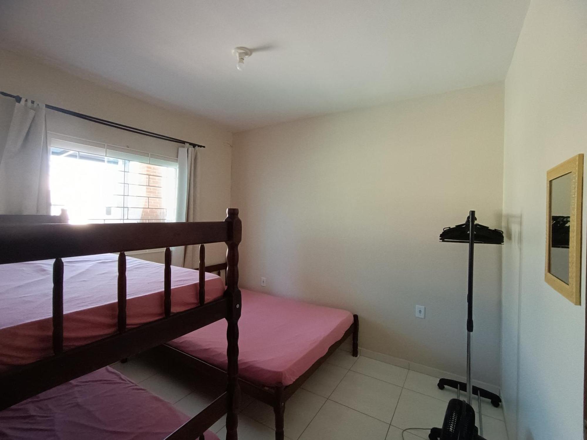 Excelente Casa Na Em Pr. 600 Metros Da Praia.